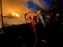 Video Kebakaran Hebat Landa Gudang, Kios hingga Rumah di Kendari