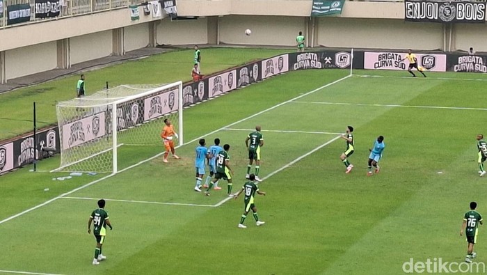 Tocantins Bawa PSS Ungguli Persela 1-0 di Babak Pertama