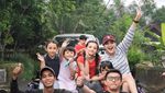 Foto Liburan Keluarga Anang Ashanty di Candi Borobudur dan Nepal van Java