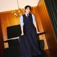 Interaksi Mark NCT dengan CEO Ralph Lauren, Patrice Louvet tak luput dari sorotan penggemar. Aktor dan model Hong Kong, Jeffrey Ngai juga membagikan foto kebersamaannya dengan pelantun Chiller itu di Instagram. Foto: Instagram