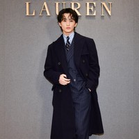 Kehadiran Mark NCT semakin bermakna karena menandai pengalaman pertamanya mengikuti fashion week sekaligus pertama kali terbang ke Milan. Foto: Instagram