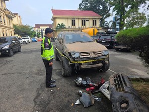 Pajero Tabrak Lari 6 Motor dan Pagar Mapolda Jambi, Sopir Positif Narkoba