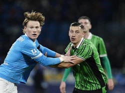 Jay Idzes main reguler bersama Sassuolo di Serie A musim 2025/26. Idzes tembus 3.000-an menit bermain dan performanya oke (Matteo Ciambelli/DeFodi Images/DeFodi via Getty Images)