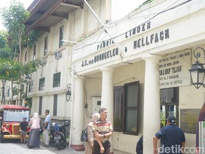 Berkunjung ke Pabrik Sirup Surabaya yang Diklaim Pertama di Indonesia