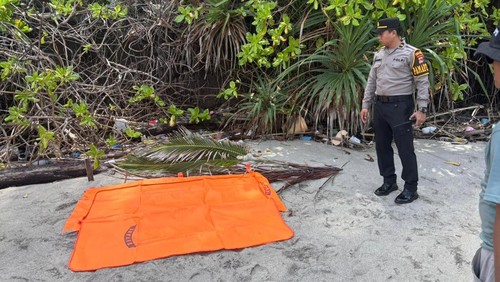 Penemuan mayat perempuan tanpa identitas di Pantai Pandanan, Lombok Utara, NTB, Minggu (18/1/2025). (Foto : Dok. Polres Lombok Utara)