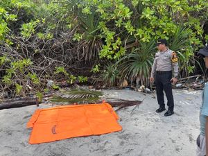 Geger Mayat Wanita Tanpa Tangan Ditemukan di Pantai Lombok