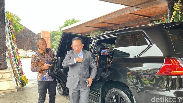 Jokowi hingga Kapolri hadiri Pernikahan Sekpri Prabowo Agung Surahman.