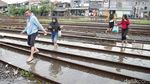 Rel Terendam Banjir, Layanan KRL Kampung Bandan-Tanjung Priok Terhenti