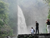 Megahnya Air Terjun Nungnung Usai Menaklukkan 500 Anak Tangga