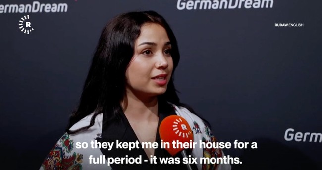 Saat diwawancara Rudaw pekan lalu, wanita yang kini berusia 26 tahun itu mengaku menyaksikan budak Yazidi lain dipilih satu per satu untuk diperkosa. Kekerasan itu akhirnya menimpanya. Ia diikat dan disiksa secara brutal selama berbulan-bulan. Foto: Dok. Dok. Middle East Eye, Rudaw, Instagram @sepan.ajo