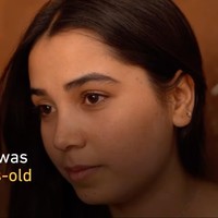 Dalam masa penahanan, Sipan menyaksikan gadis-gadis muda mengalami kekerasan dan dirinya sendiri rutin disiksa melalui pemerkosaan, pemukulan, dan kelaparan oleh para pemimpin kelompok teror tersebut. Ia kemudian dibawa ke kediaman Abu Bakr al-Baghdadi, di mana dirinya dipaksa bekerja sebagai pembantu rumah tangga dan mengurus anak-anaknya. Foto: Dok. Dok. Middle East Eye, Rudaw, Instagram @sepan.ajo