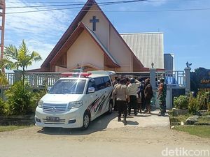 Biadab Pria Bunuh Mantan Istri Saat Hendak Ibadah di Gereja Katolik Sorong