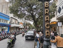 Riuh Jalan Braga Saat Minggu Sore