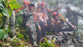 Evakuasi Pesawat ATR 42-500, Tim SAR Bertahan Dirikan Tenda di Puncak