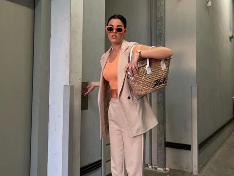 Warna Baju yang Cocok dengan Celana Cream