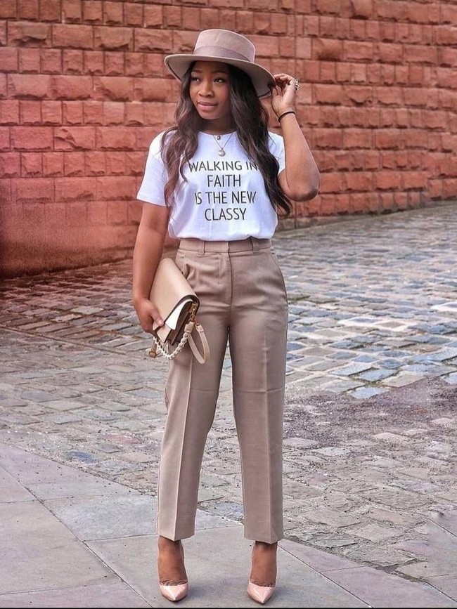 Warna Baju yang Cocok dengan Celana Cream