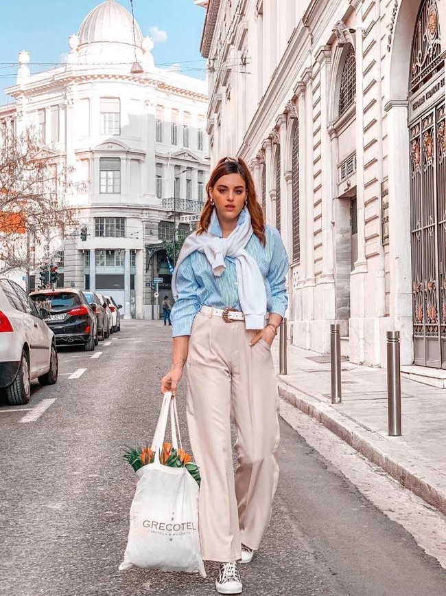 Warna Baju yang Cocok dengan Celana Cream