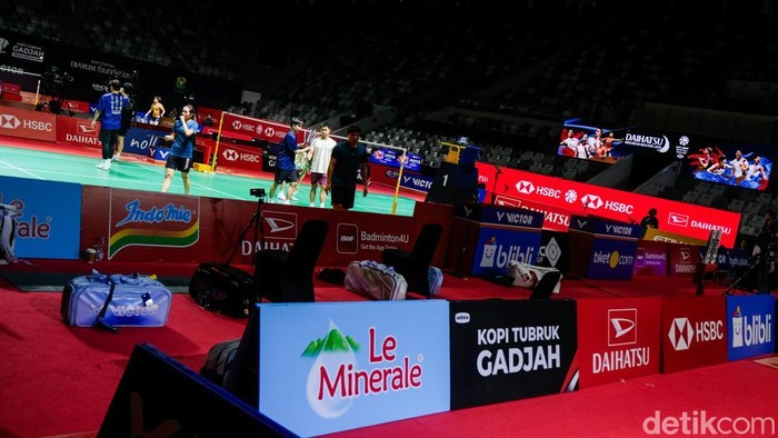 Peserta Indonesia Masters 2026 tengah berlatih di Istora Senayan, GBK, Jakarta, Senin (19/1/2026). Sebanyak 274 atlet dari 21 negara akan berlaga di Indonesia Masters mulai besok, Selasa (20/1).