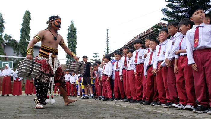 Pegawai Inti SPPG Diangkat Jadi PPPK, Ekonom Sorot Karier-Pengakuan Relawan