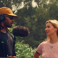 Wanita 21 tahun tersebut tampaknya tertarik mengikuti jejak orang tua di industri hiburan. ibunya sendiri mengaku terkesan ketika melihat sang putri berpose di depan kamera. Foto: Instagram @mrselfportrait