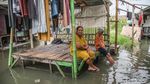 Banjir Dua Pekan Rendam Kampung Tambun Permata, Warga Bertahan di Tengah Genangan