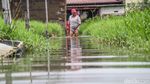 Banjir Dua Pekan Rendam Kampung Tambun Permata, Warga Bertahan di Tengah Genangan