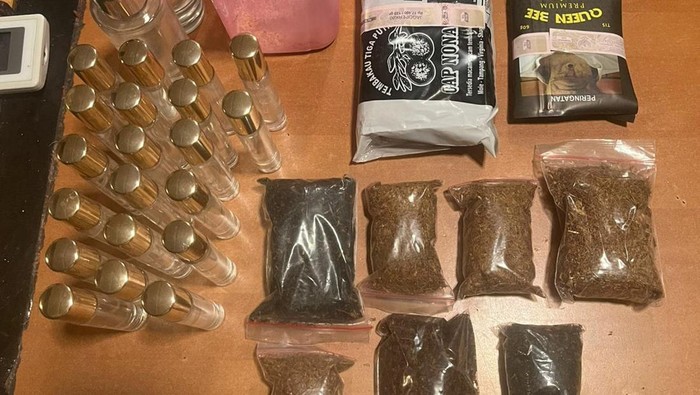 Polisi Gerebek Lab Tembakau Sintetis di Hotel Lenteng Agung Jaksel