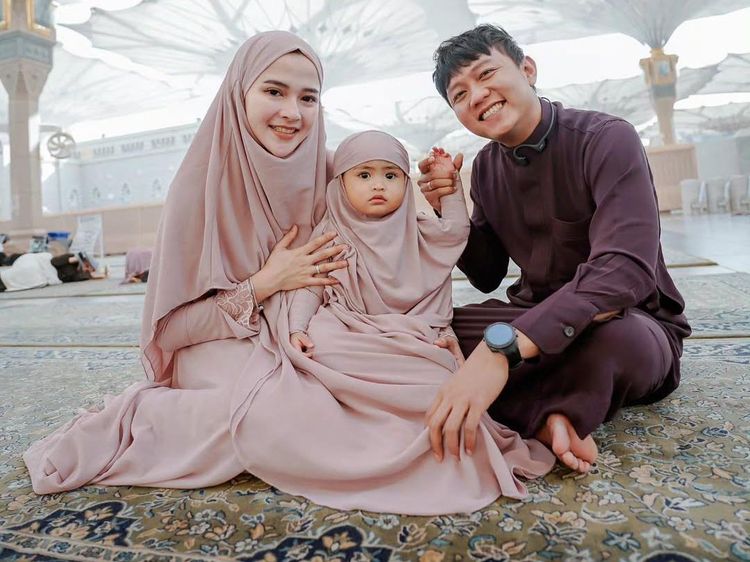 Momen Denny Caknan-Bella Bonita Ajak Cunda Umrah