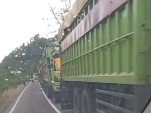 Jalan Poros Bone-Maros di Taccipi Macet Parah gegara Truk Patah As Roda