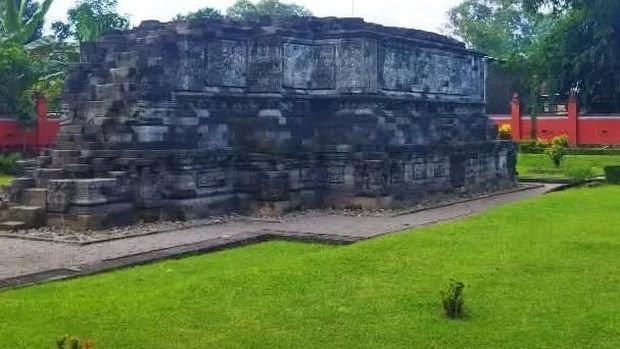 Berlokasi di Desa Canggu, Kec: Badas, Kediri, Jawa Timur. Salah satu tempat yg memiliki nilai histori yg tinggi untuk warga kediri dan sekitarnya. Candi ini merupakan peninggalan kerjaan Kadiri pada masa jayanya.