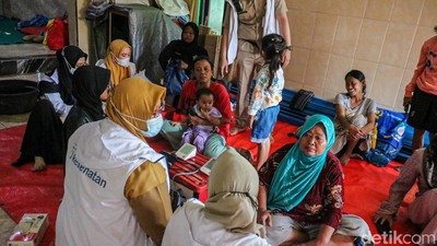Cegah Penyakit Pascabanjir, Nakes Turun ke Pengungsian Rawa Indah