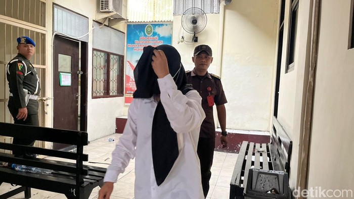 DS, lesbian terdakwa pemerkosa perempuan di Mojokerto