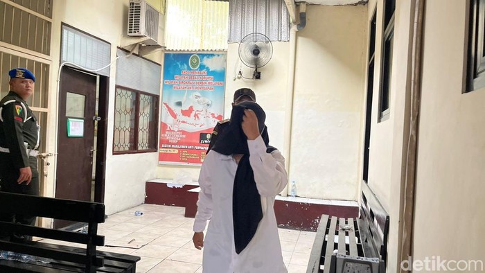 DS, lesbian terdakwa pemerkosa perempuan di Mojokerto