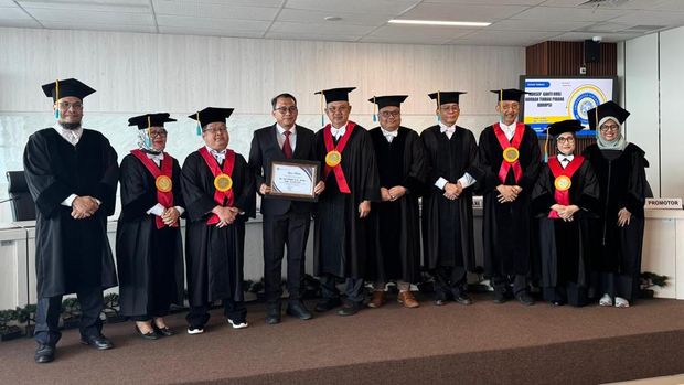 Eks Jubir KPK Ali Fikri Raih Gelar Doktor