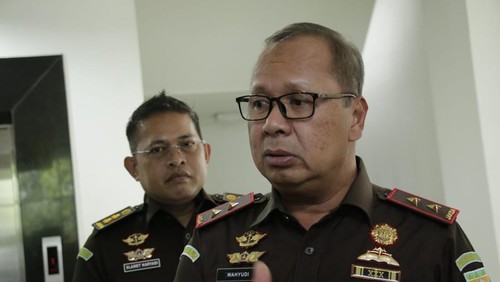 Foto: Kajati NTB, Wahyudi, saat di lobi kantornya, Senin (19/1/2026). (Foto: Abdurrasyid/detikBali)
