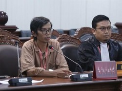 Duduk Perkara Kuota Internet Hangus Digugat Pasutri ke MK