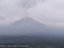 Gunung Semeru Erupsi 3 Kali Hari Ini, Tinggi Letusan Capai 1 Km