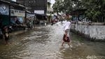 Jalan Akses Bekasi - Jakarta Masih Tergenang