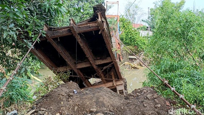 Jembatan Putus di Probolinggo