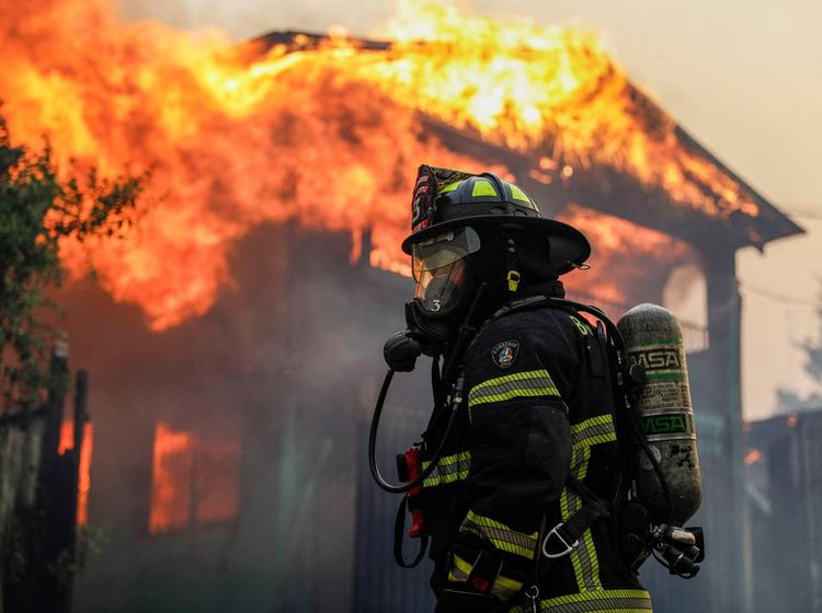 Kebakaran Hutan Meluas di Concepcion, Asap Pekat Selimuti Kota