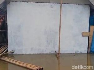 Cerita Guil Penghuni Rumah Anti Banjir yang Kebanjiran di Karawang