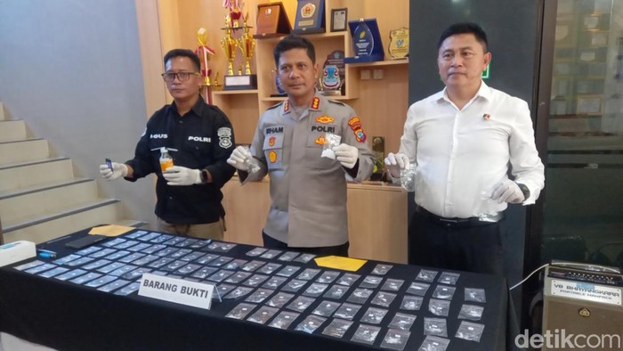 Pengedar Narkoba di Manado Ditangkap, 120 Gram Sabu Disita