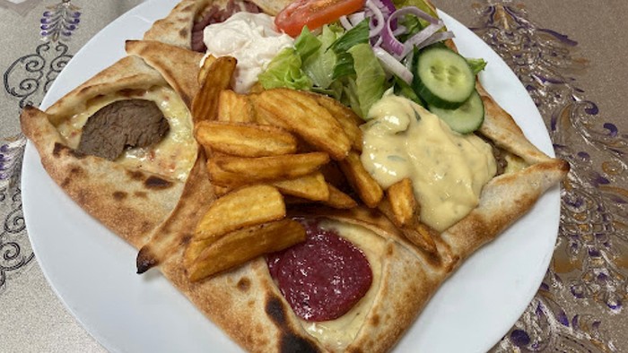 Bikin Geleng Kepala! 10 Makanan Ini Dicap Paling Buruk di Dunia