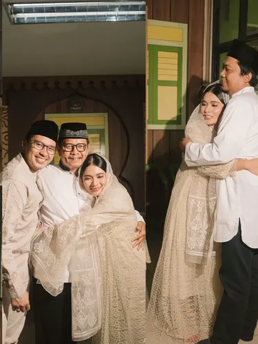 Pasangan ini memutuskan untuk menikah sederhana di Kantor Urusan Agama (KUA), keduanya tampil memukau dengan balutan busana rancangan desainer Sapto Djojokartiko. Unggahan tersebut langsung viral di media sosial.