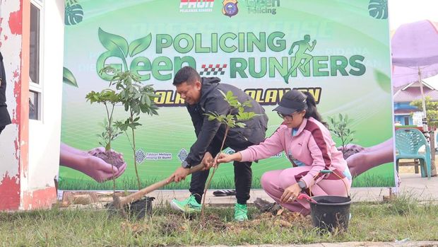 Polres Pelalawan menggelar Green Policing Runners, kampanye lingkungan sambil berlari, Senin (19/1/2026).