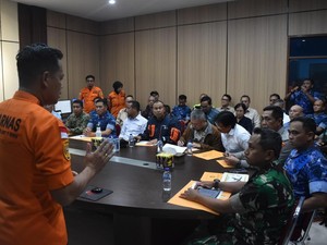 Menhub-Kepala Basarnas Tiba di Makassar Pantau Pencarian Pesawat ATR 42-500