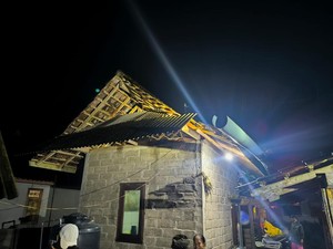 Diterjang Puting Beliung, 14 Rumah Warga di Jembrana Rusak
