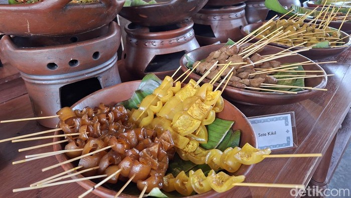 Menikmati Nuansa Autentik Jawa Tengah di Dago Bandung