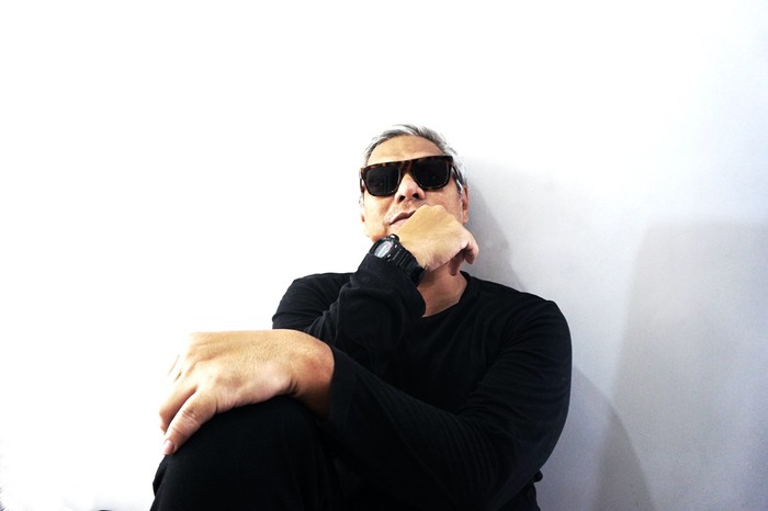 Serdadu Sam merilis album Kronik, menampilkan 13 trek yang menggambarkan refleksi sosial dan pencarian eksistensi.