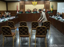 Sidang Korupsi Chromebook Rp 2,1 Triliun Berlanjut, Nadiem Tetap Hadir Meski Sakit